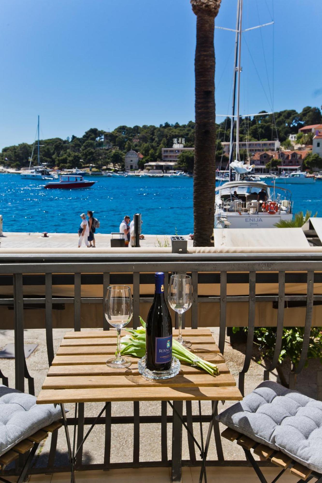 Riva Yacht Hvar Town Apartment Eksteriør billede
